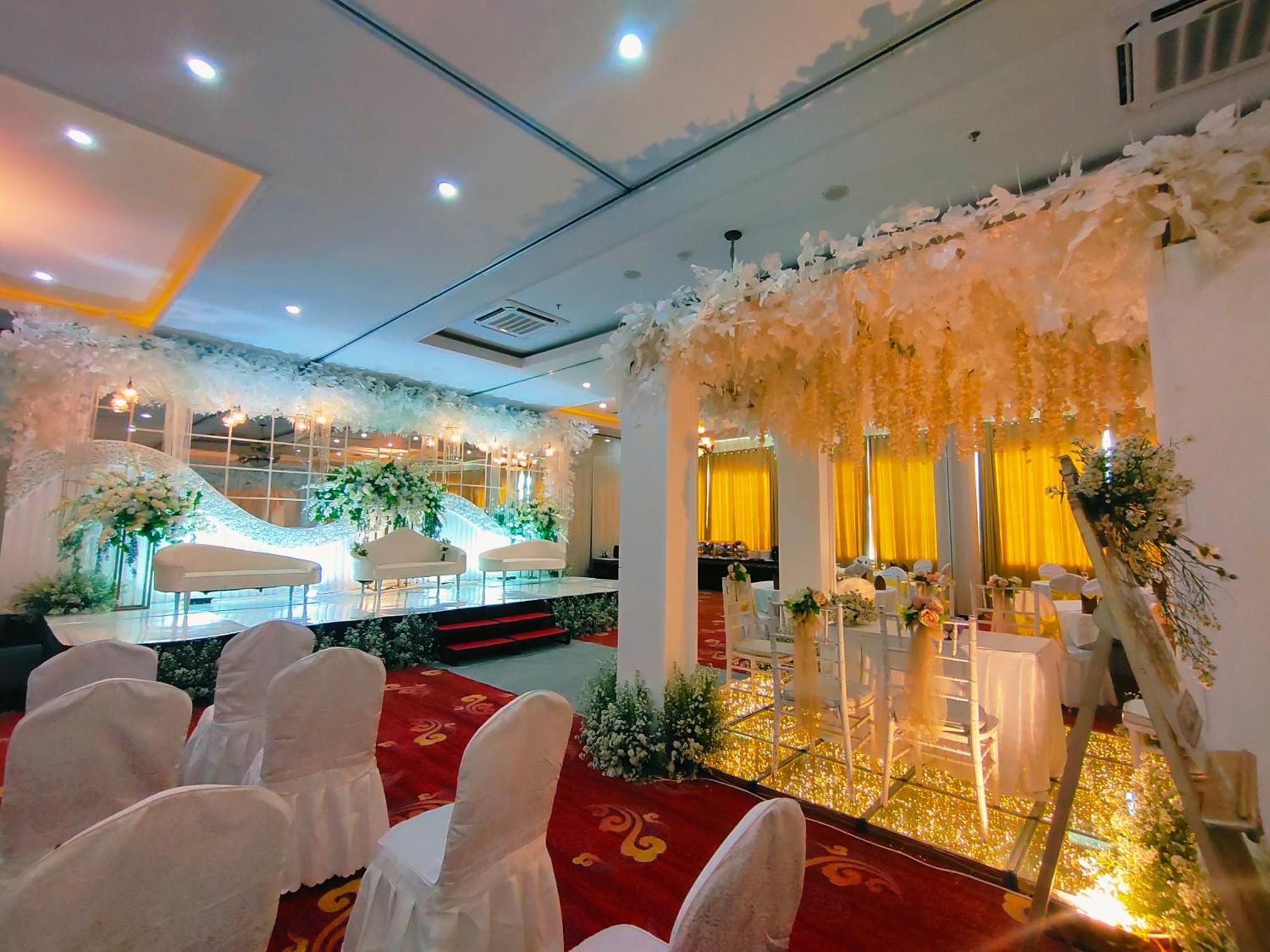 Sindoro Hotel Cilacap By Conary Exteriör bild