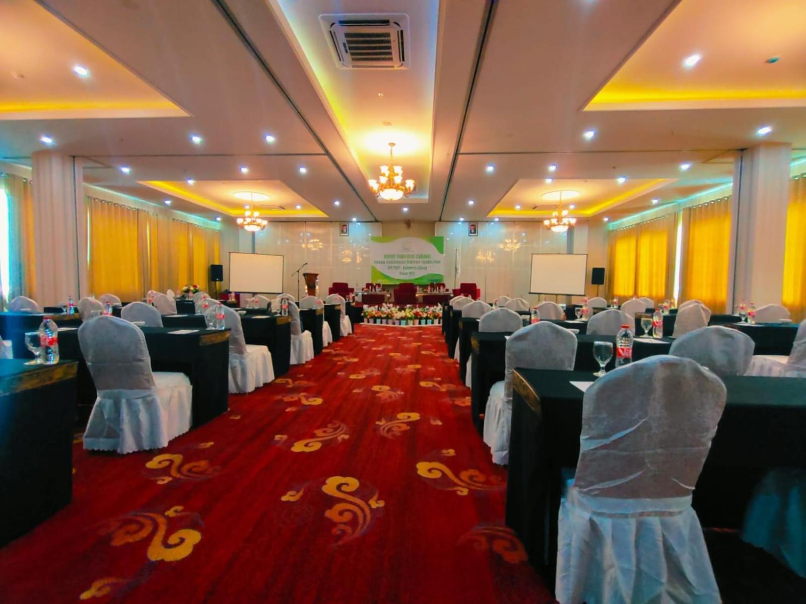 Sindoro Hotel Cilacap By Conary Exteriör bild