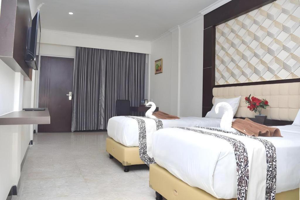 Sindoro Hotel Cilacap By Conary Exteriör bild